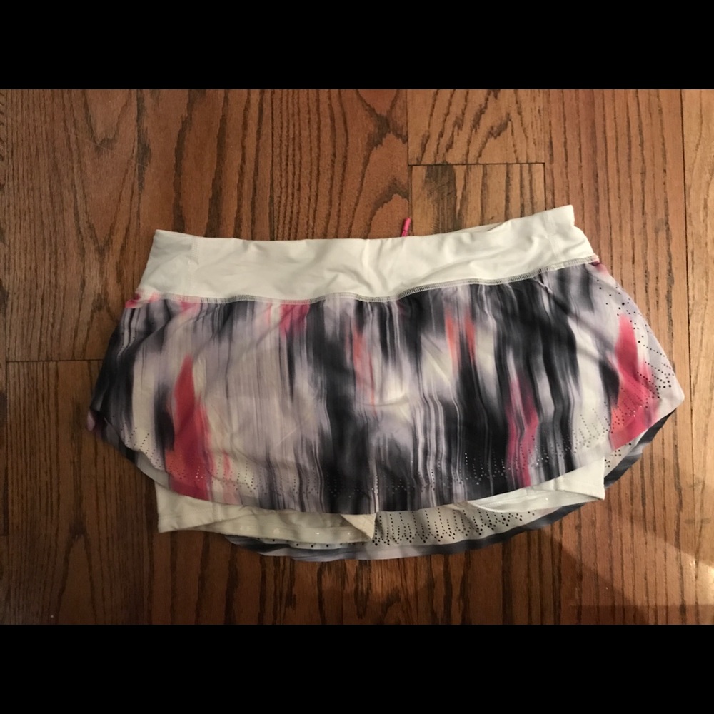 Lulu lemon size 8 tennis skirt